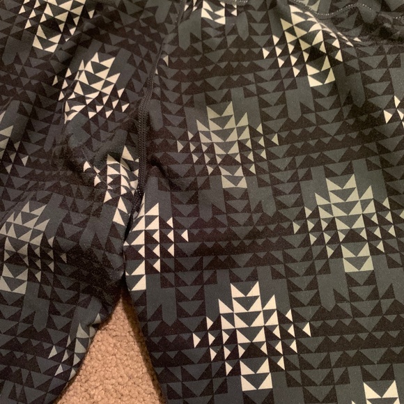 Zella Patterned Leggings - Picture 4 of 4